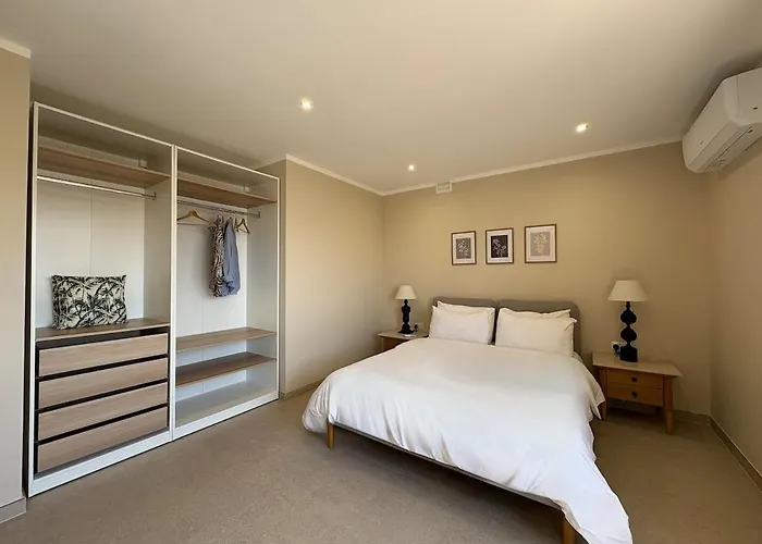 Seabreeze Retreat With Pool & Garden