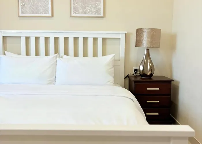 Seabreeze Retreat With Pool & Garden