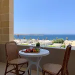Seabreeze Retreat With Pool & Garden