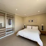 Seabreeze Retreat With Pool & Garden