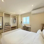 Apartamento Seabreeze Retreat With Pool & Garden