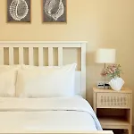 Apartamento Seabreeze Retreat With Pool & Garden *