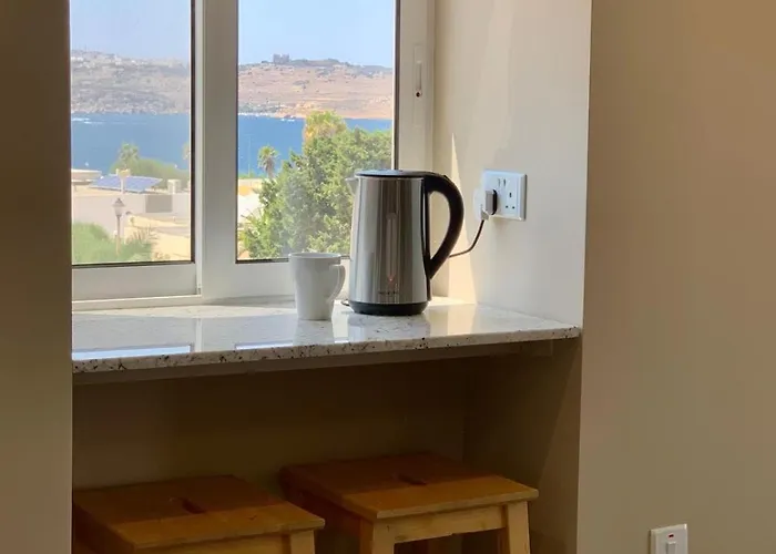 Διαμέρισμα Seabreeze Retreat With Pool & Garden