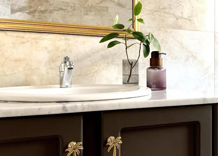 Διαμέρισμα Seabreeze Retreat With Pool & Garden