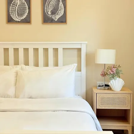 דירה Seabreeze Retreat With Pool & Garden *