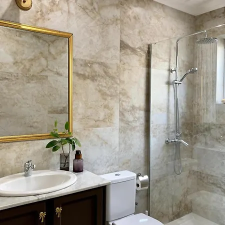 דירה Seabreeze Retreat With Pool & Garden *