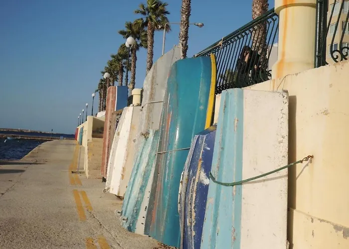 Seabreeze Retreat With Pool & Garden *